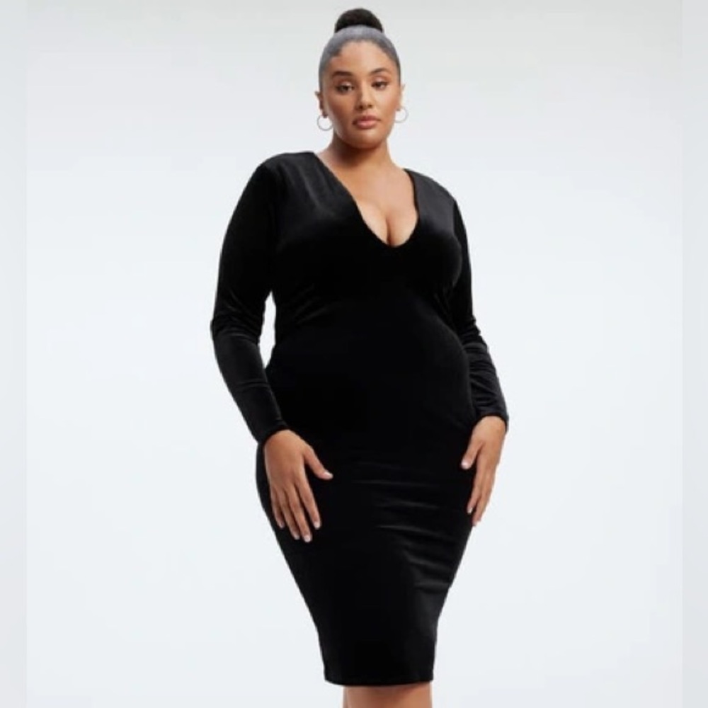 Good American Plunge Neck Long Sleeve Velvet Midi Dress in Black - Size 4 (XL)